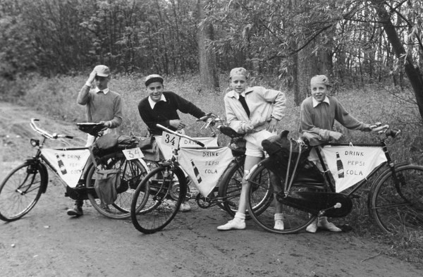 1955  ploeg fietsenrally 6172 600x393