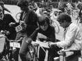 1960   vertrek fietsenrally.jpg 600x388