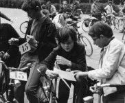 1960   vertrek fietsenrally.jpg 600x388