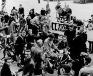 1955 03 vertrek fietsenrally 11242x 600x44310