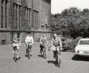 1964 vertrek plantsoen fietsenrally 105 600x360